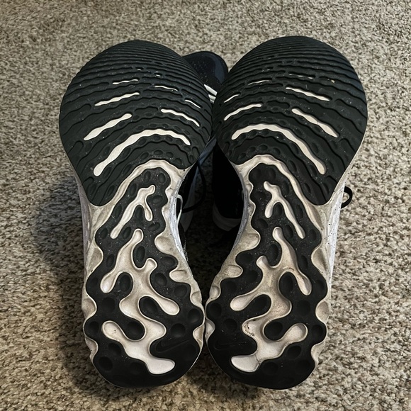 Nike React Infinity Run Flyknit 2 - Picture 7 of 9